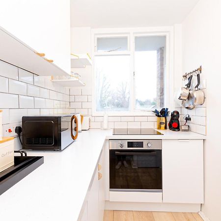 Charming Studio With Balcony In Putney, 5 Min Tube Londres Exterior foto